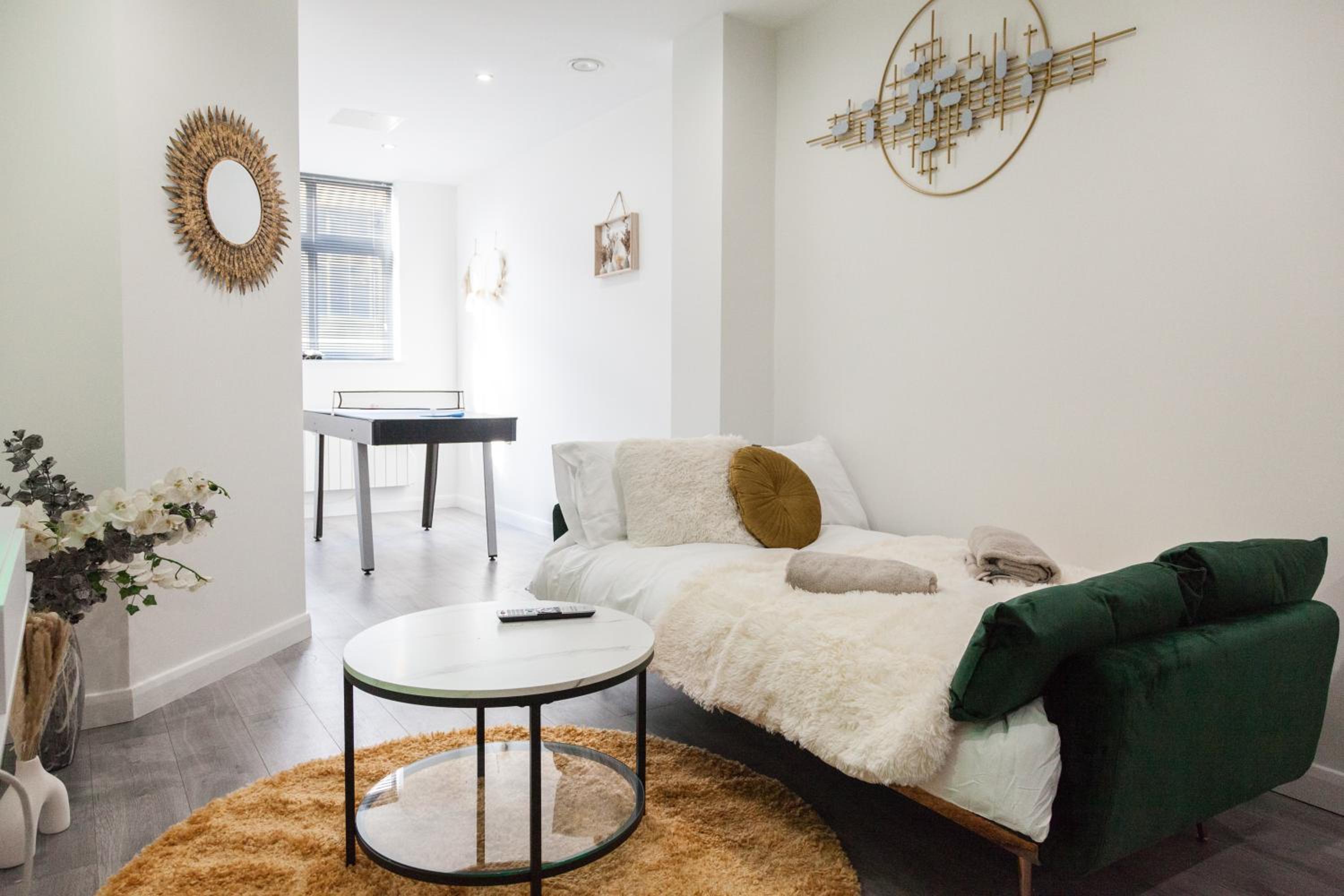 Leicester Vacations - Opulent Residence - 1 BR Leicester City Centre - Property Image 13