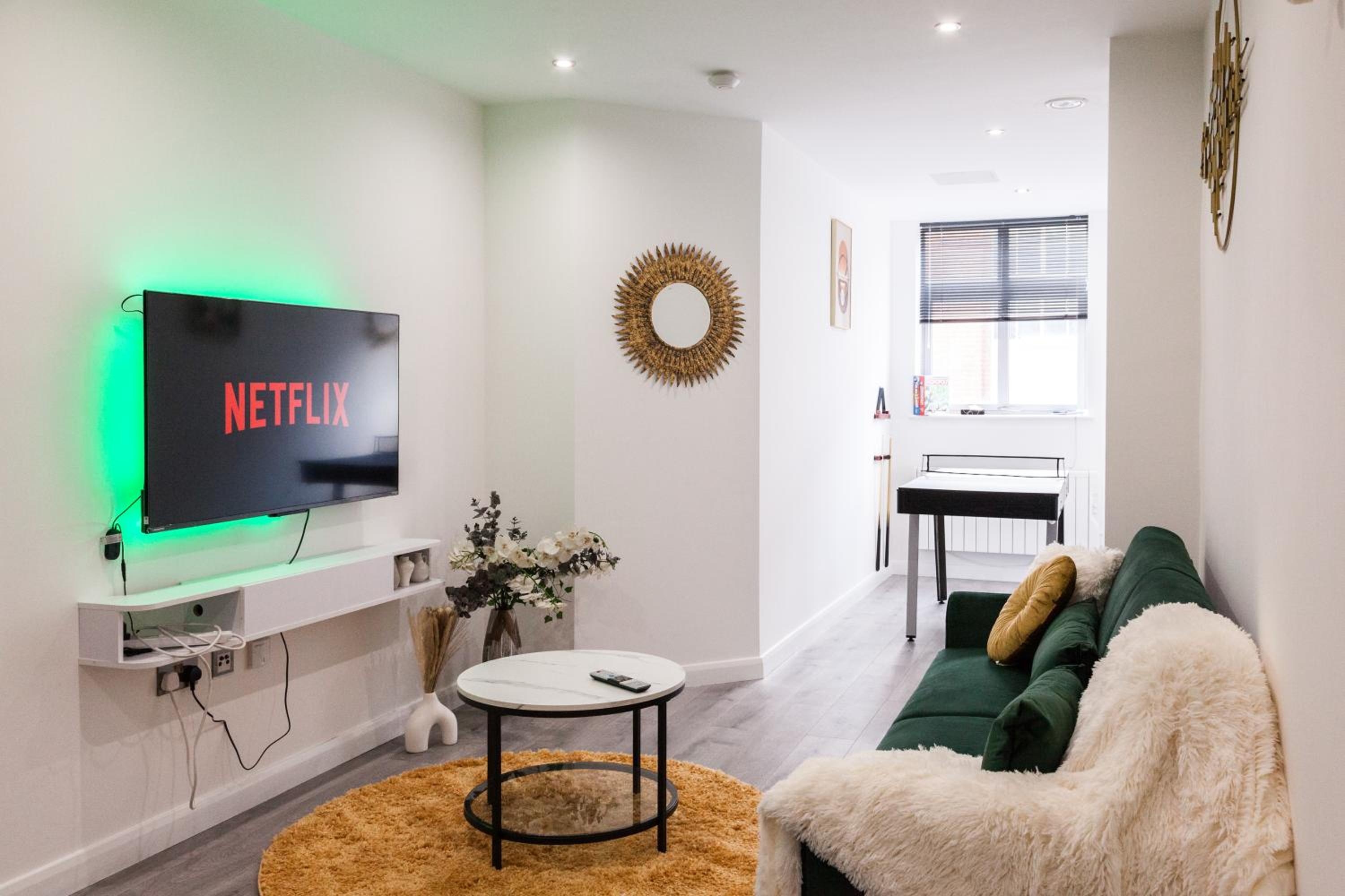 Leicester Vacations - Opulent Residence - 1 BR Leicester City Centre - Property Image 18