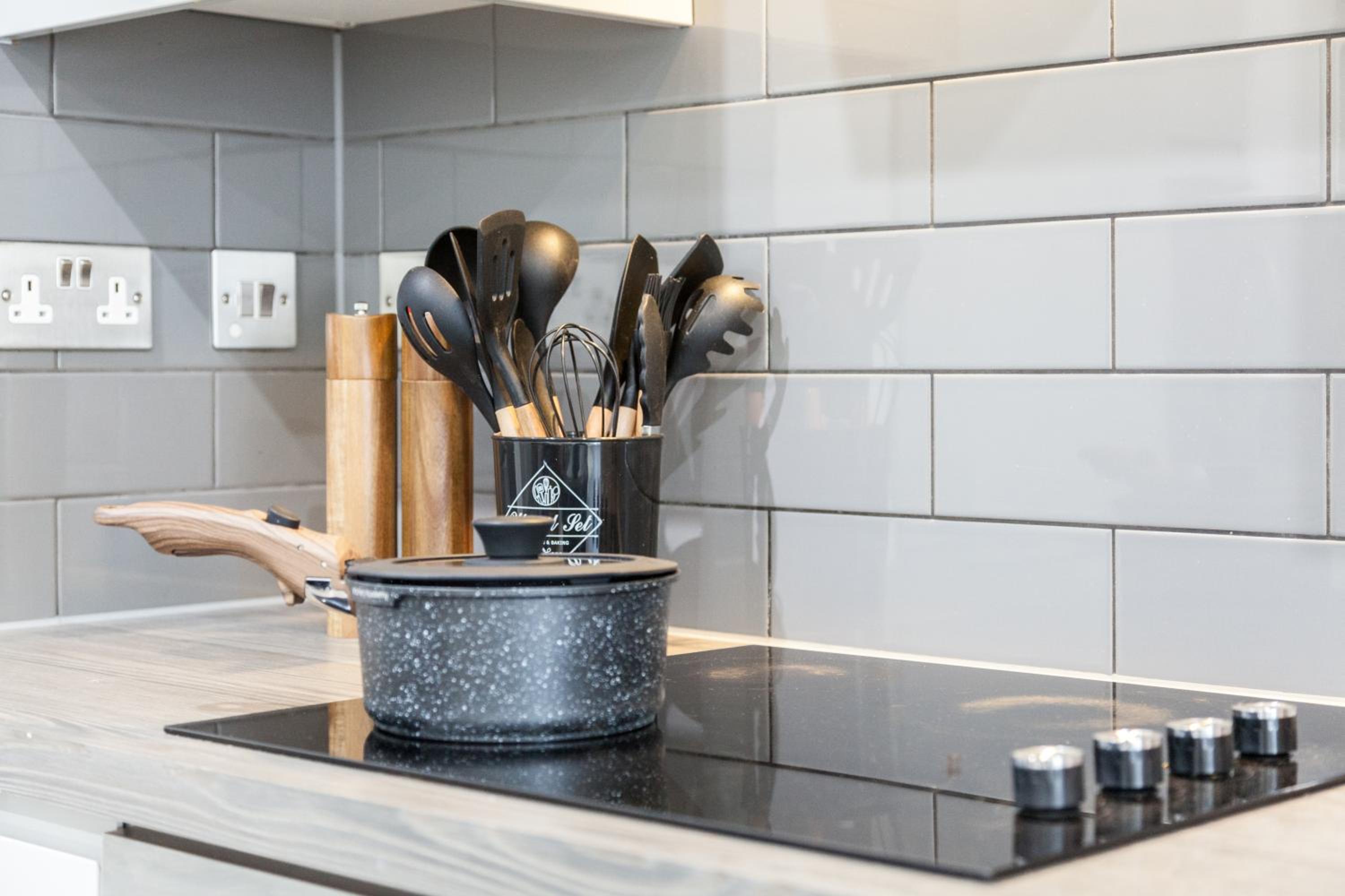 Leicester Vacations - Opulent Residence - 1 BR Leicester City Centre - Property Image 35