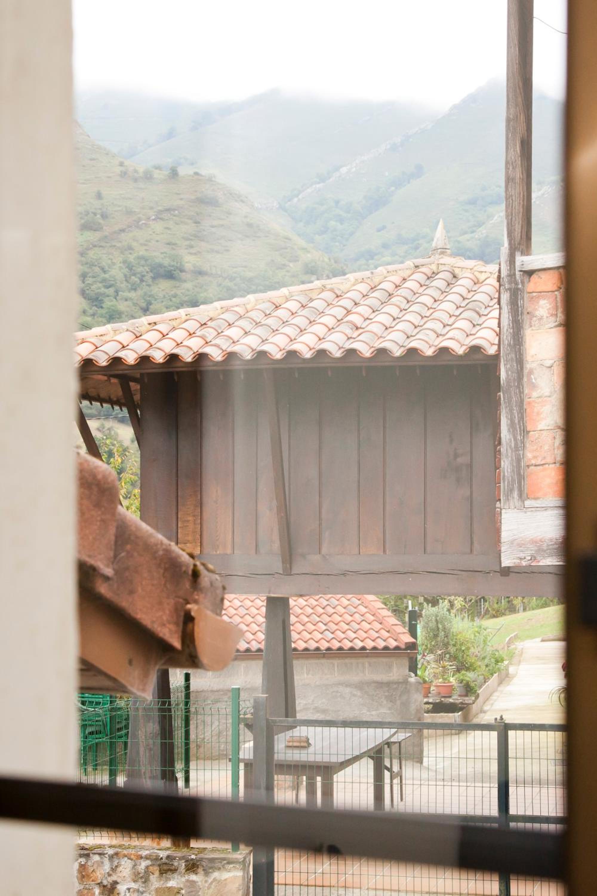 La casa'l cantirín view 2