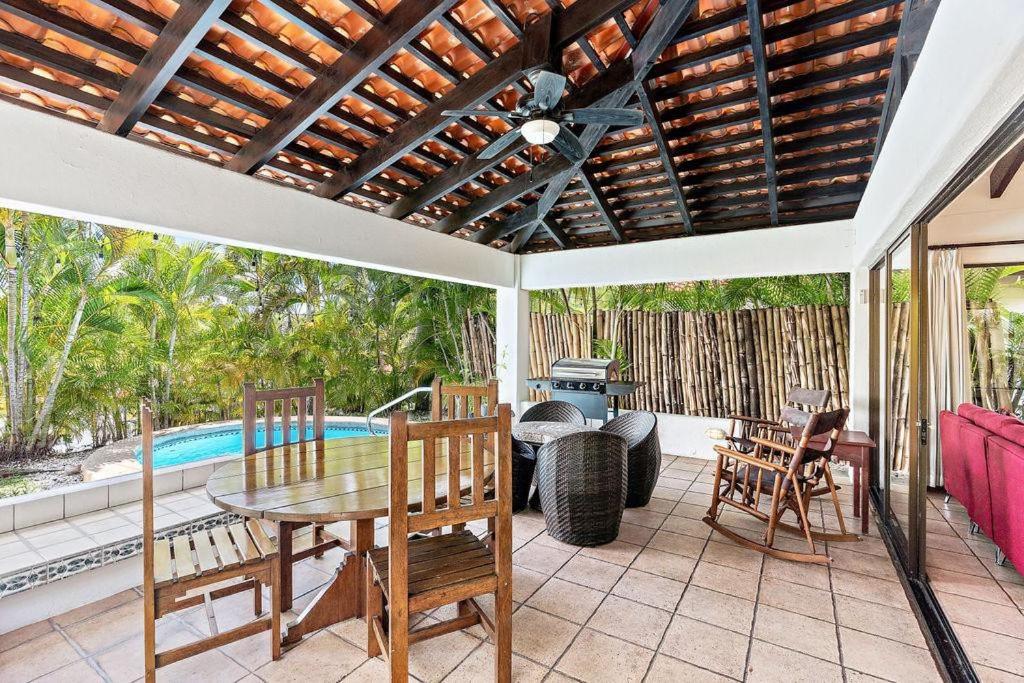 Lovely Condo w - Private Pool