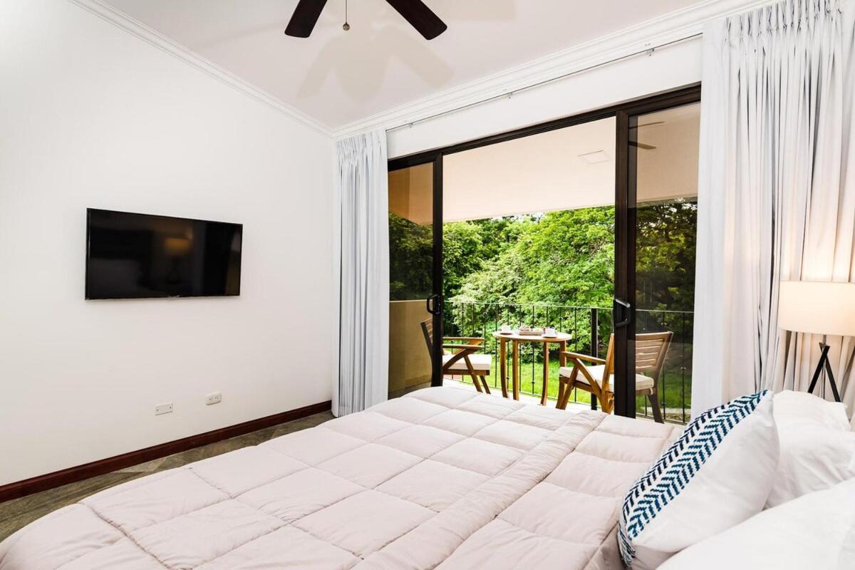 Snorkel Paradise Condo, Pool, Steps to the Beach