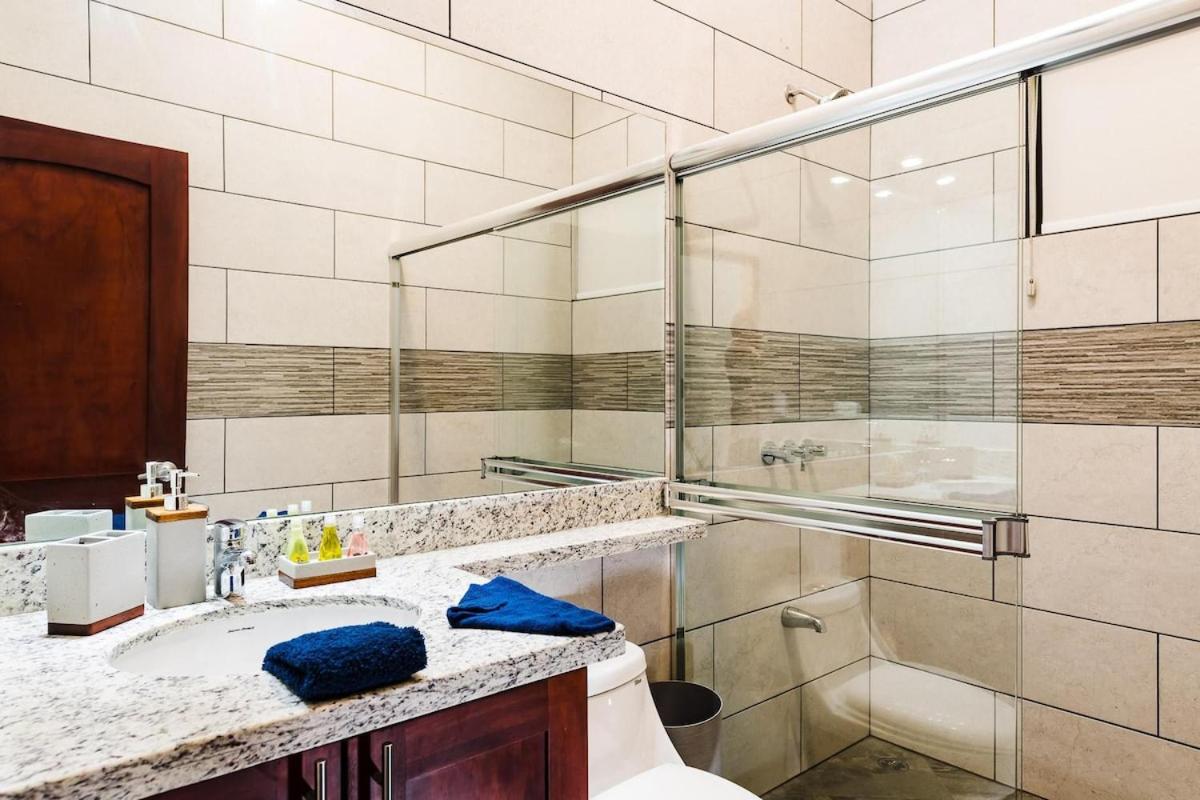 Snorkel Paradise Condo, Pool, Steps to the Beach