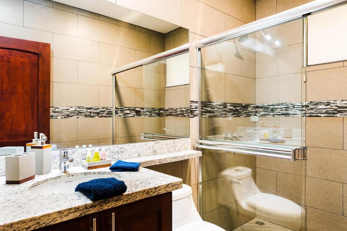 Snorkel Paradise Condo, Pool, Steps to the Beach