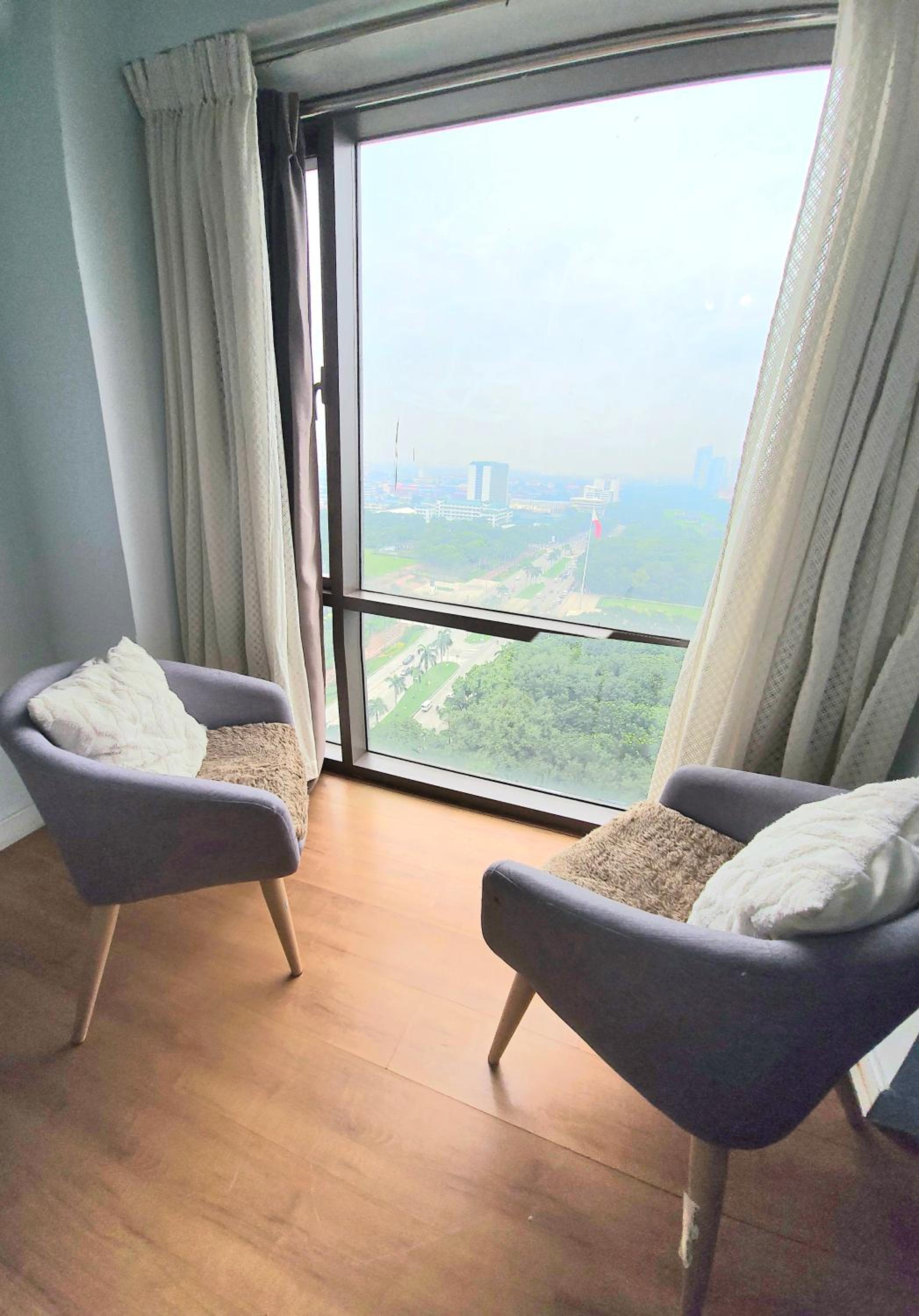 ETON BAYPARK MANILA by TRIPLE VIEW CONDOTEL