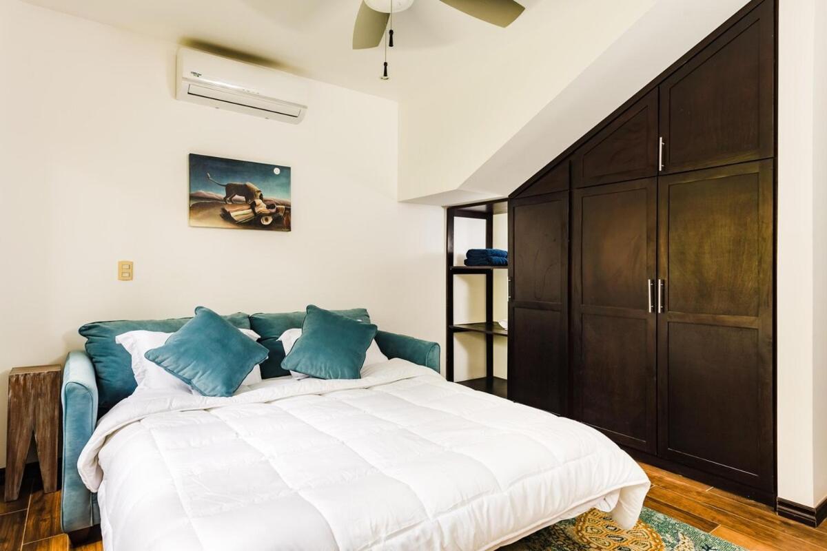New Villa Walking distance to Ocotal Beach