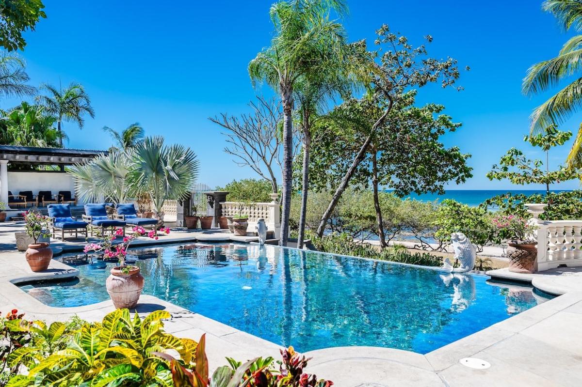 Beachfront Villa with large pool