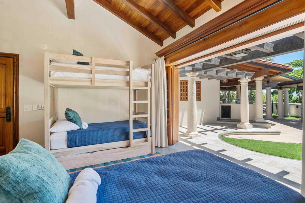 Beachfront Villa with large pool