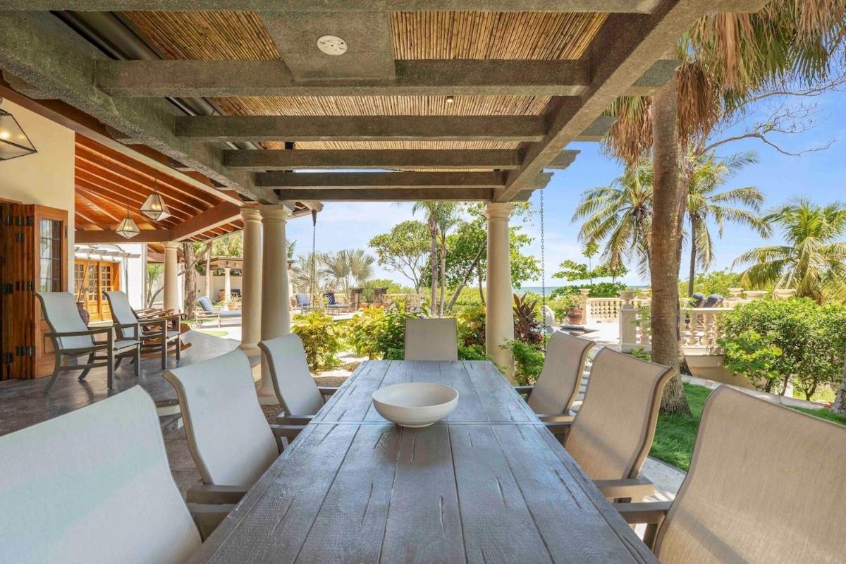 Beachfront Villa with large pool