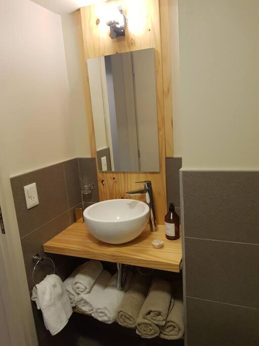 Excelente departamento dúplex de 3 ambientes con 2 dormitorios y 2 baños