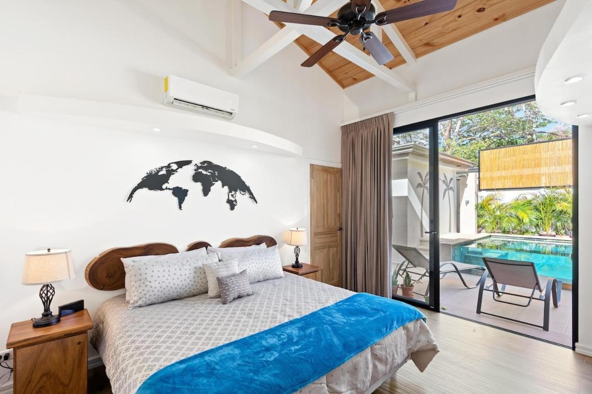 Swim-Through Glass Pool Villa, 5min Beach