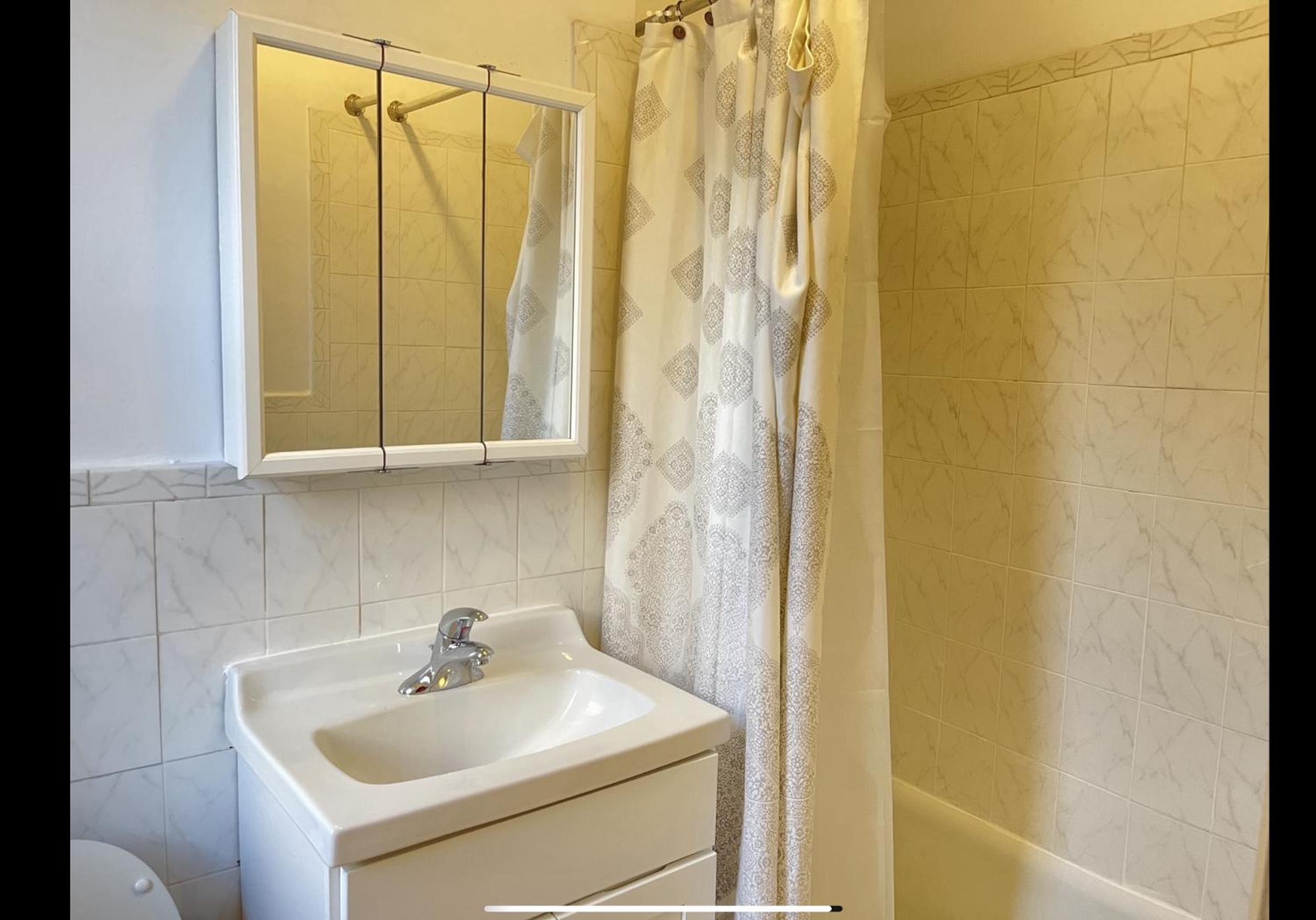 Single Bed Share Room by Month Manhattan