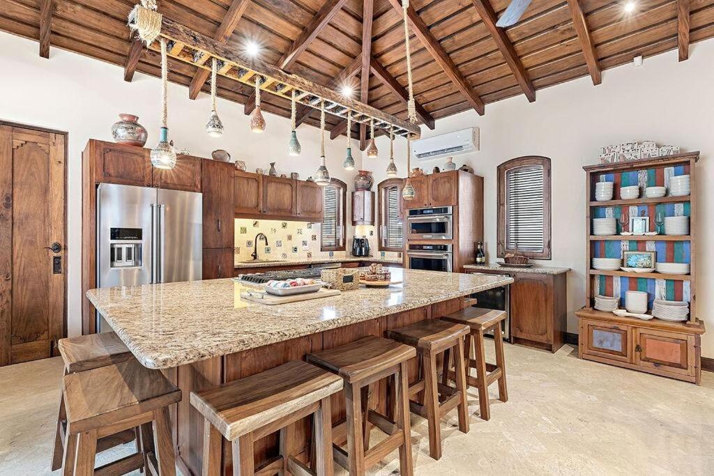 Las Catalinas Villa 5 BD
