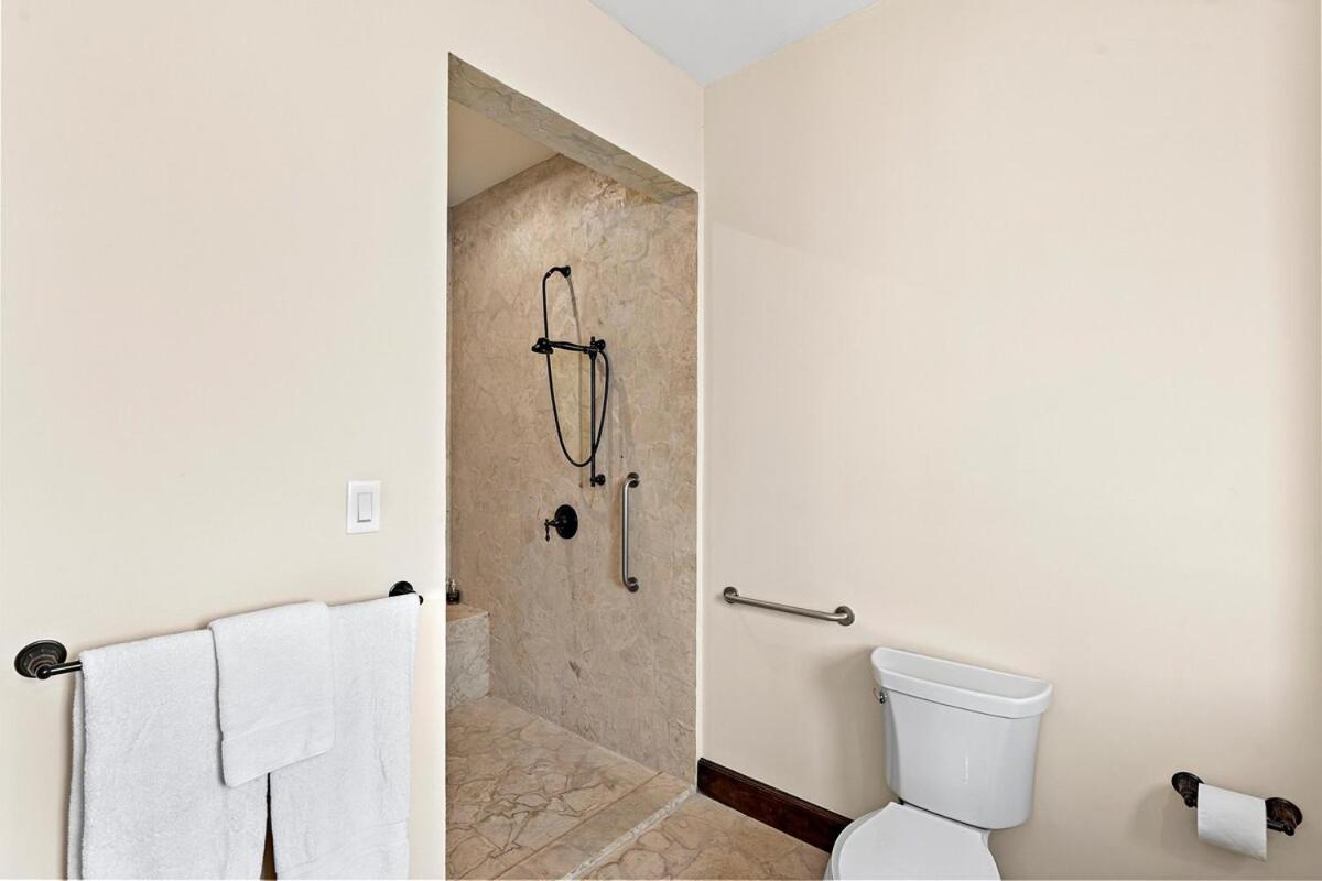 Las Catalinas Villa 5 BD