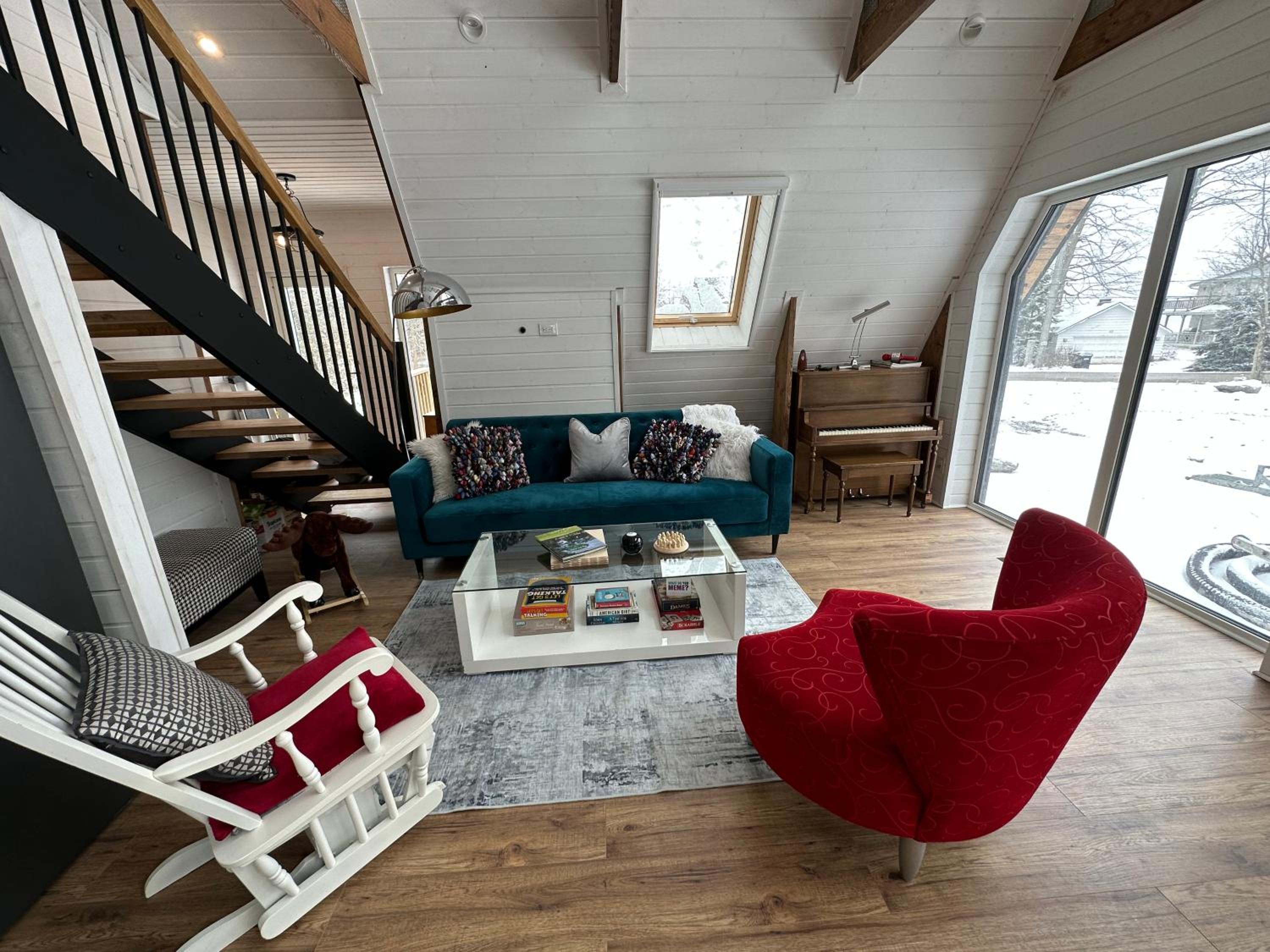 A-Frame in Cottage Community 1 Hr North of Toronto