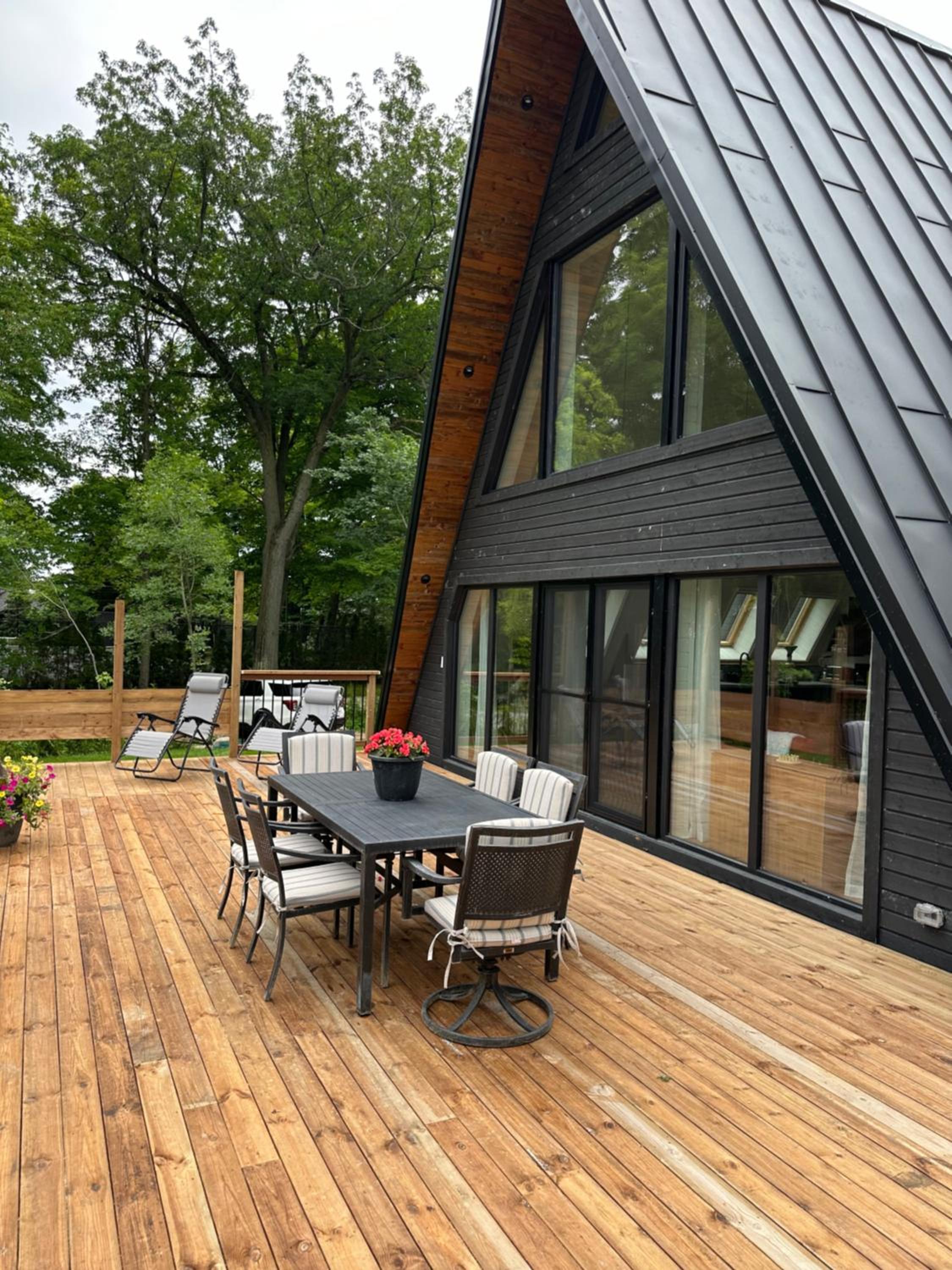 A-Frame in Cottage Community 1 Hr North of Toronto