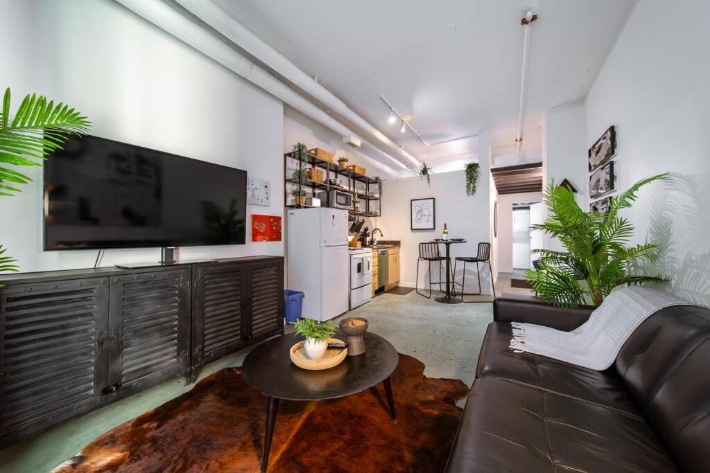 Chic & Cozy Loft near Rogers Place, LRT, Jasper Ave