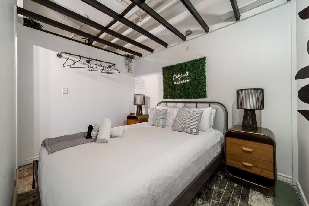 Chic & Cozy Loft near Rogers Place, LRT, Jasper Ave