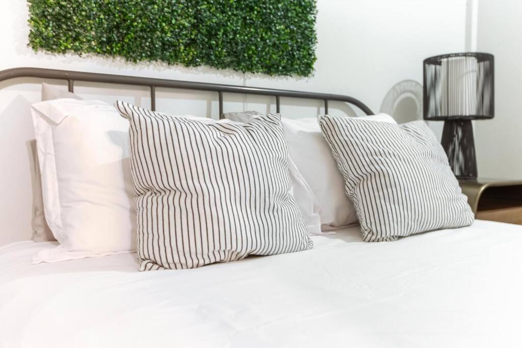Chic & Cozy Loft near Rogers Place, LRT, Jasper Ave