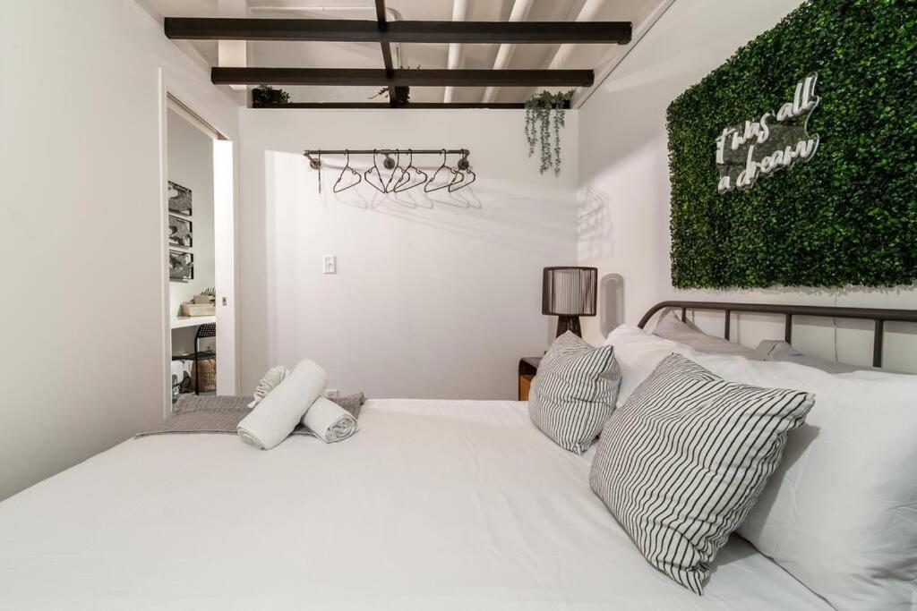 Chic & Cozy Loft near Rogers Place, LRT, Jasper Ave