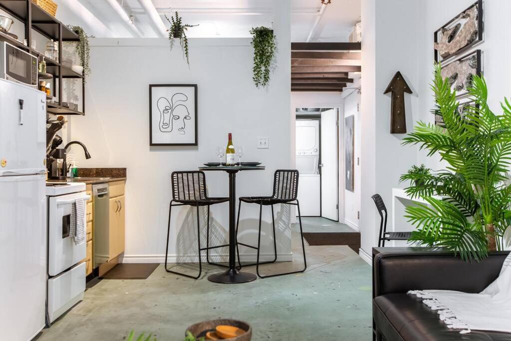 Chic & Cozy Loft near Rogers Place, LRT, Jasper Ave