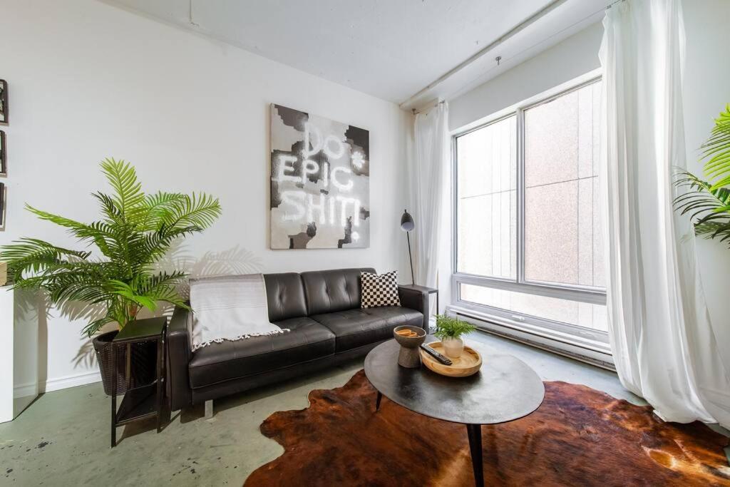 Chic & Cozy Loft near Rogers Place, LRT, Jasper Ave