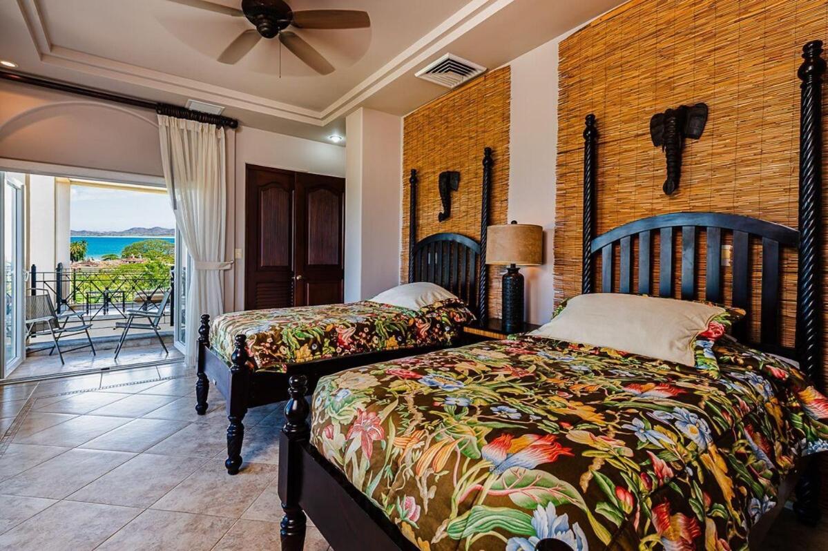 Ocean View, Pool Bar & Walk to Everything