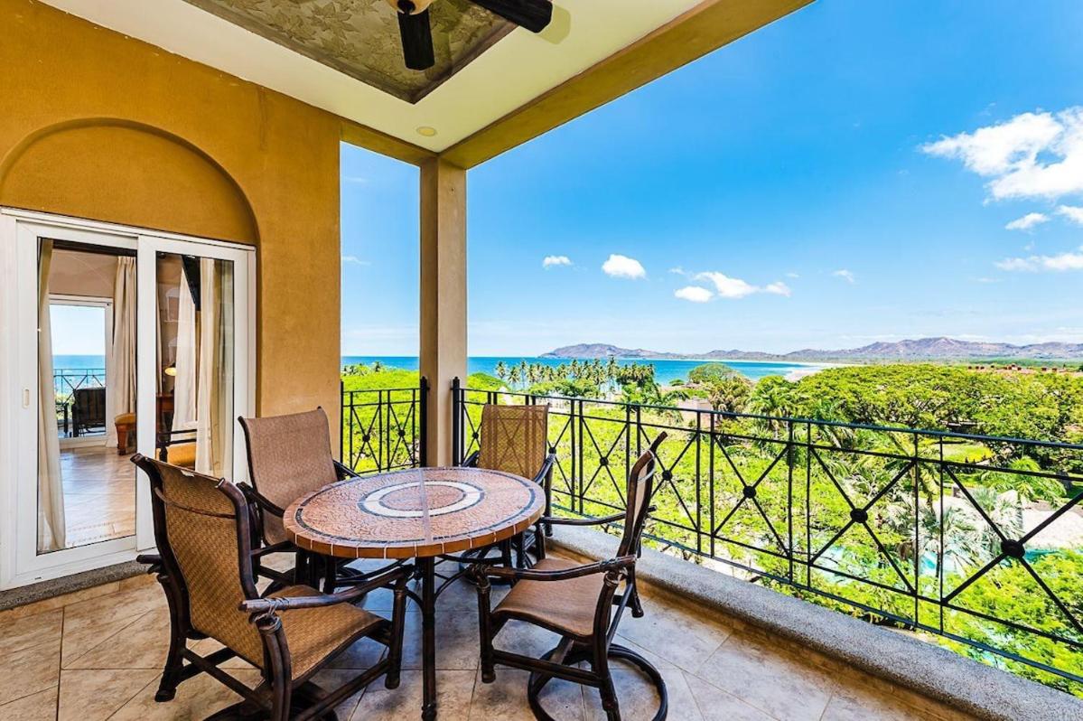 Ocean View, Pool Bar & Walk to Everything