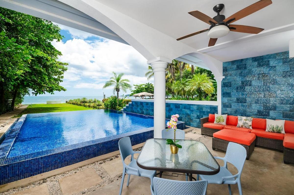 Oceanfront Villa, Private Pool & Daily Refresh
