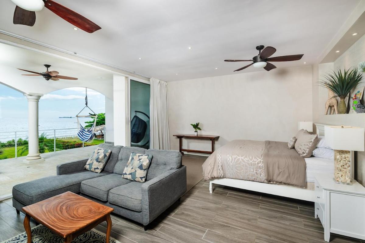 Oceanfront Villa, Private Pool & Daily Refresh