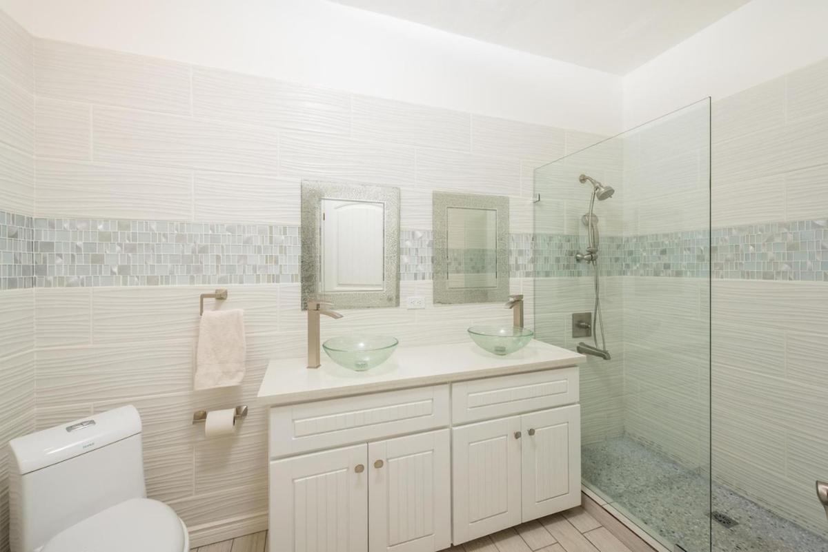 Oceanfront Villa, Private Pool & Daily Refresh