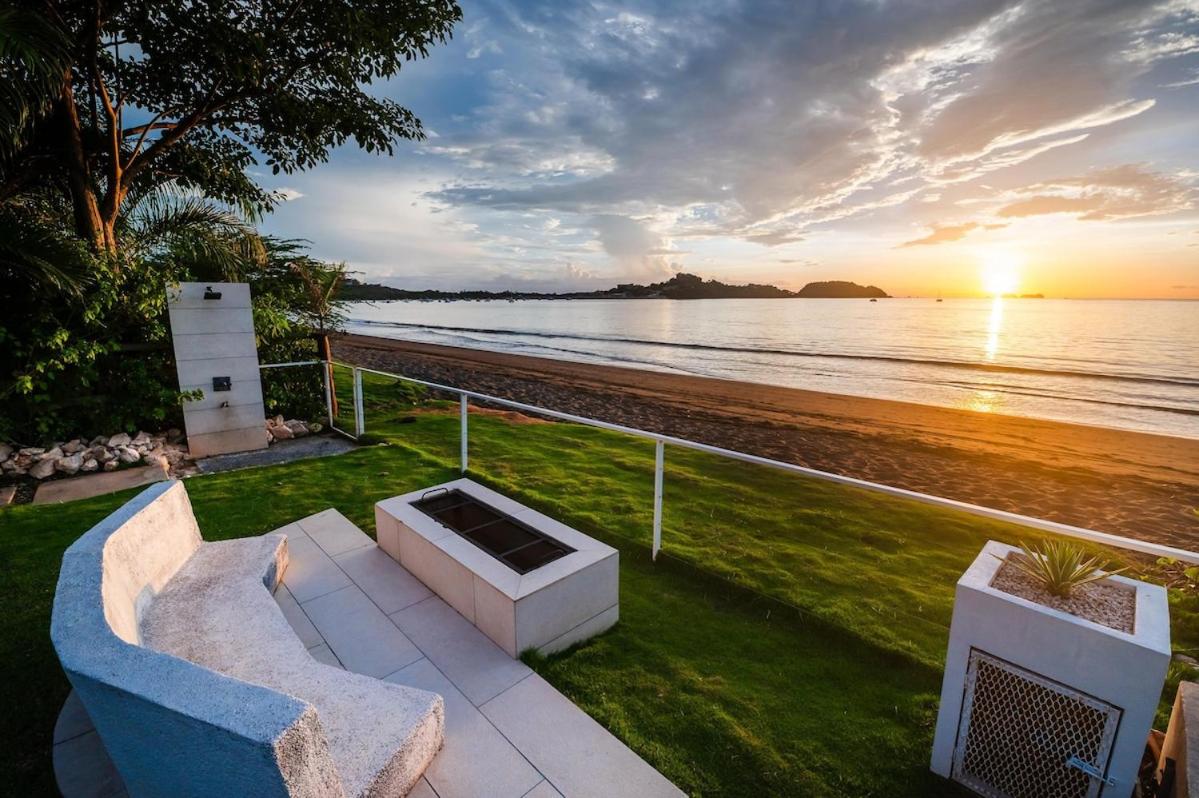 Oceanfront Villa, Private Pool & Daily Refresh