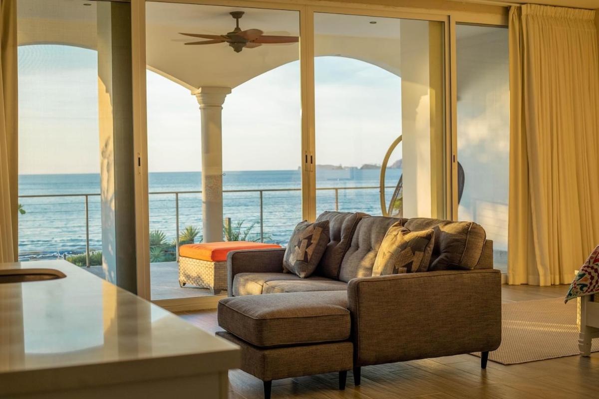 Oceanfront Villa, Private Pool & Daily Refresh