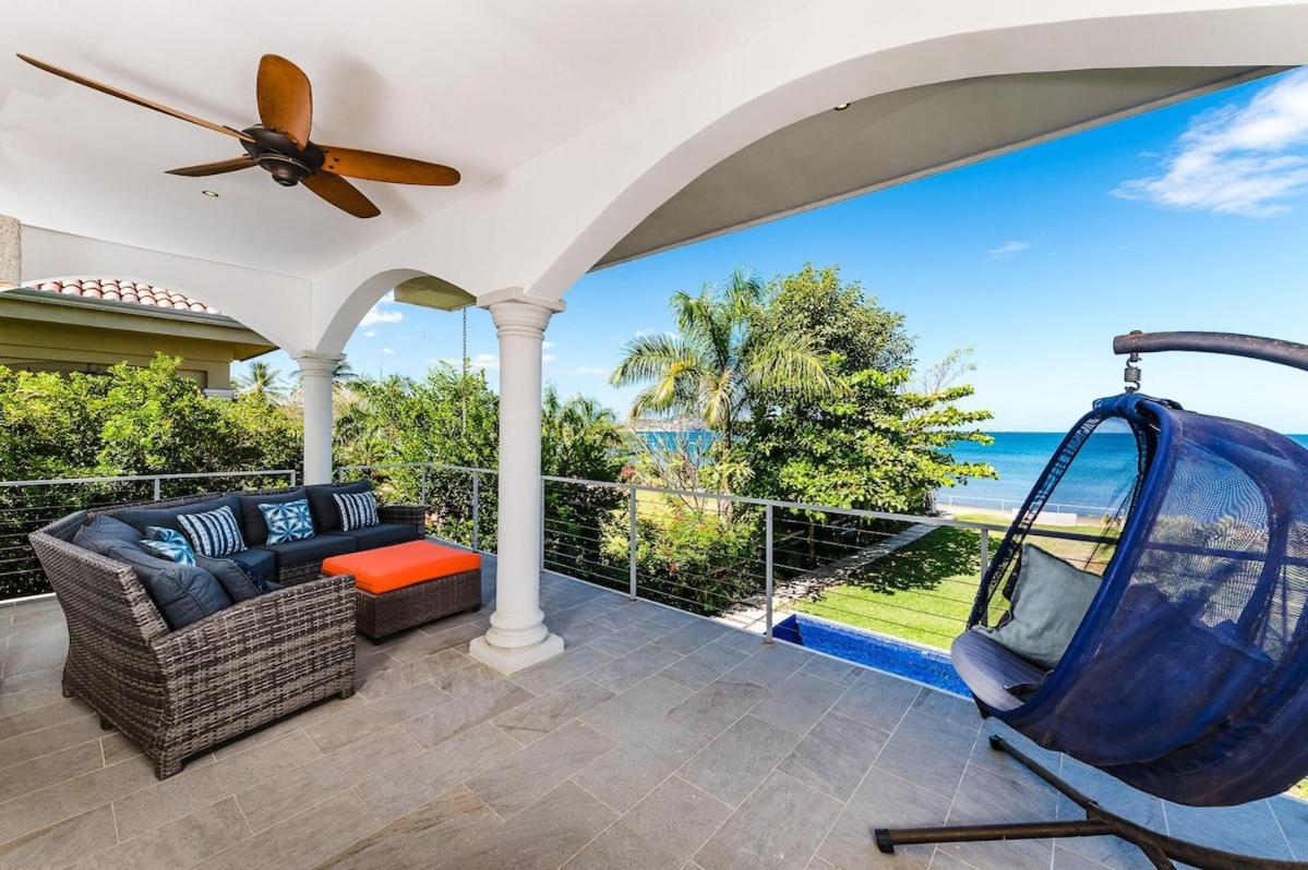 Oceanfront Villa, Private Pool & Daily Refresh