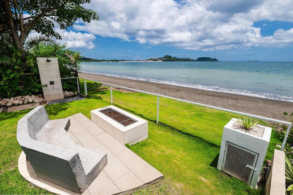 Oceanfront Villa, Private Pool & Daily Refresh