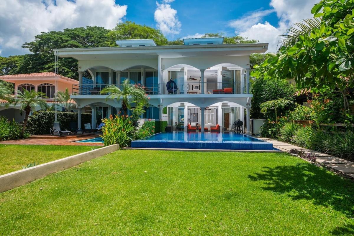 Oceanfront Villa, Private Pool & Daily Refresh