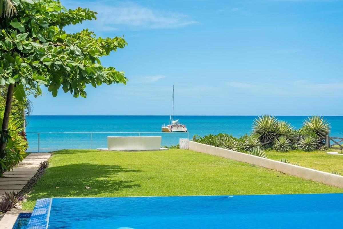 Oceanfront Villa, Private Pool & Daily Refresh