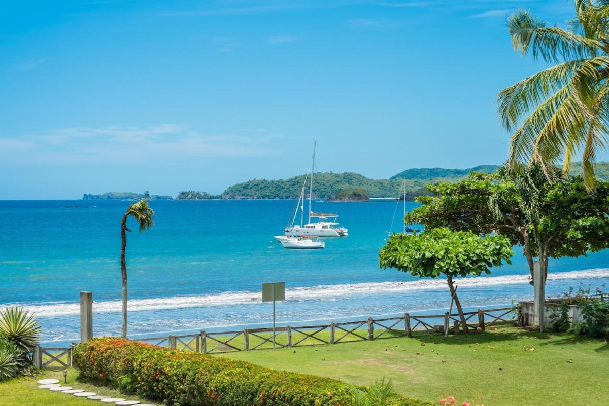 Oceanfront Villa, Private Pool & Daily Refresh