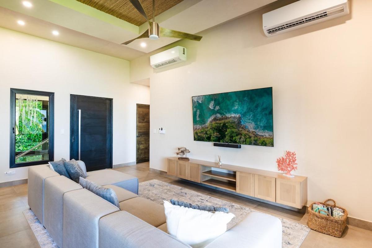 Beachfront Villa, 2 Pools, & Breakfast, Sleeps 21