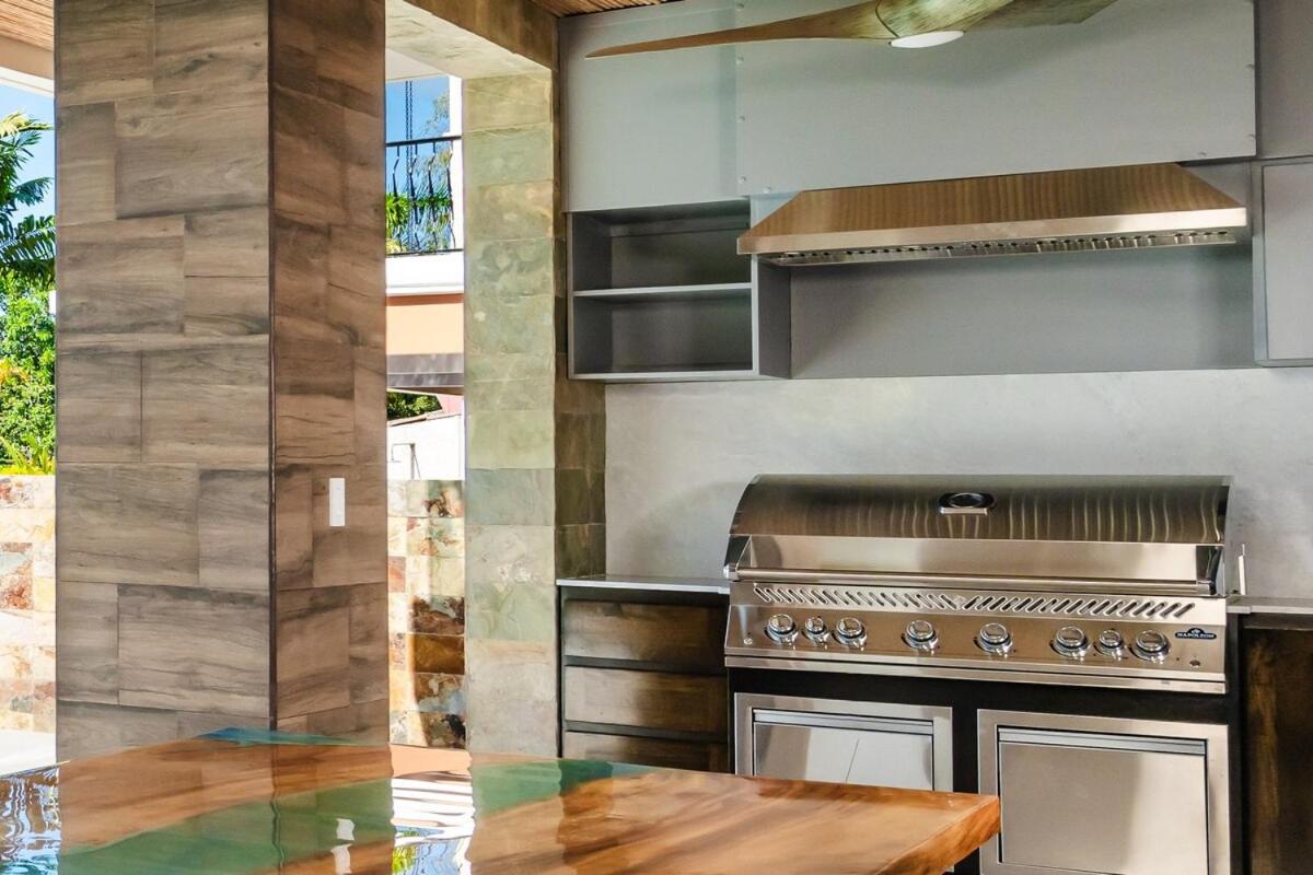 Beachfront Villa, 2 Pools, & Breakfast, Sleeps 21