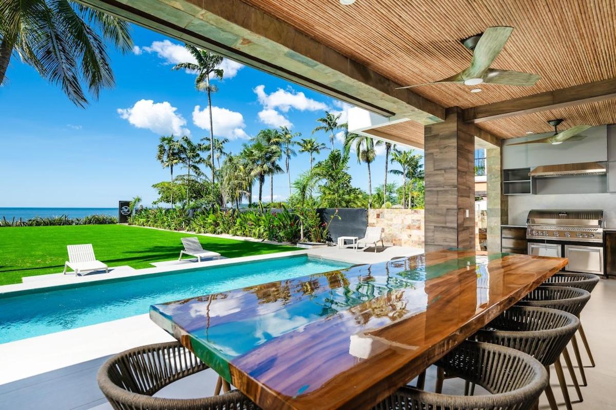 Beachfront Villa, 2 Pools, & Breakfast, Sleeps 21