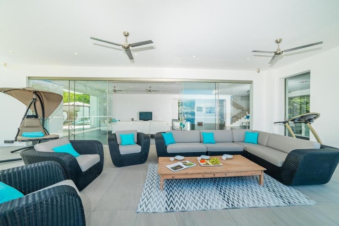 Ocean-View Villa, Pool & Concierge