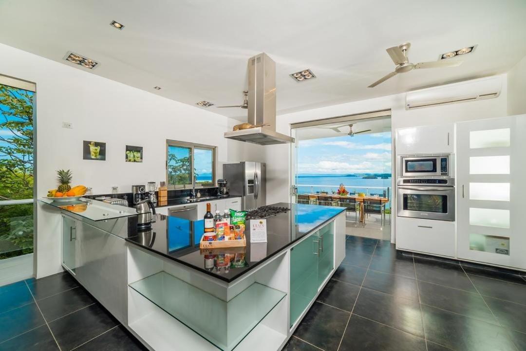 Ocean-View Villa, Pool & Concierge