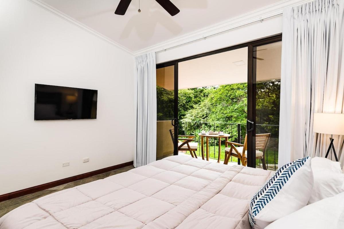 Snorkel Paradise Condo, Pool, Steps to the Beach