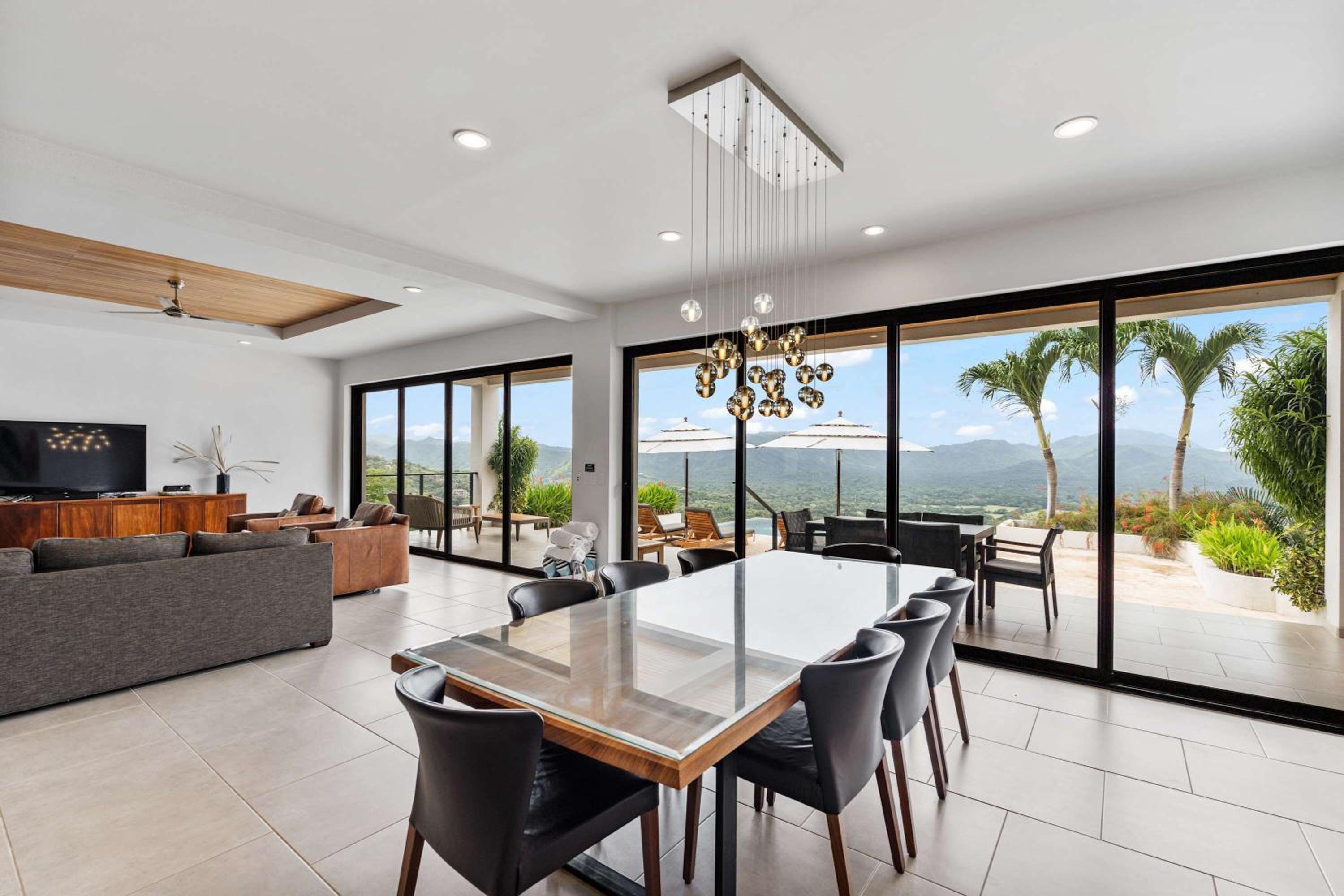 Infinity Pool Haven, Ocean Views & Concierge