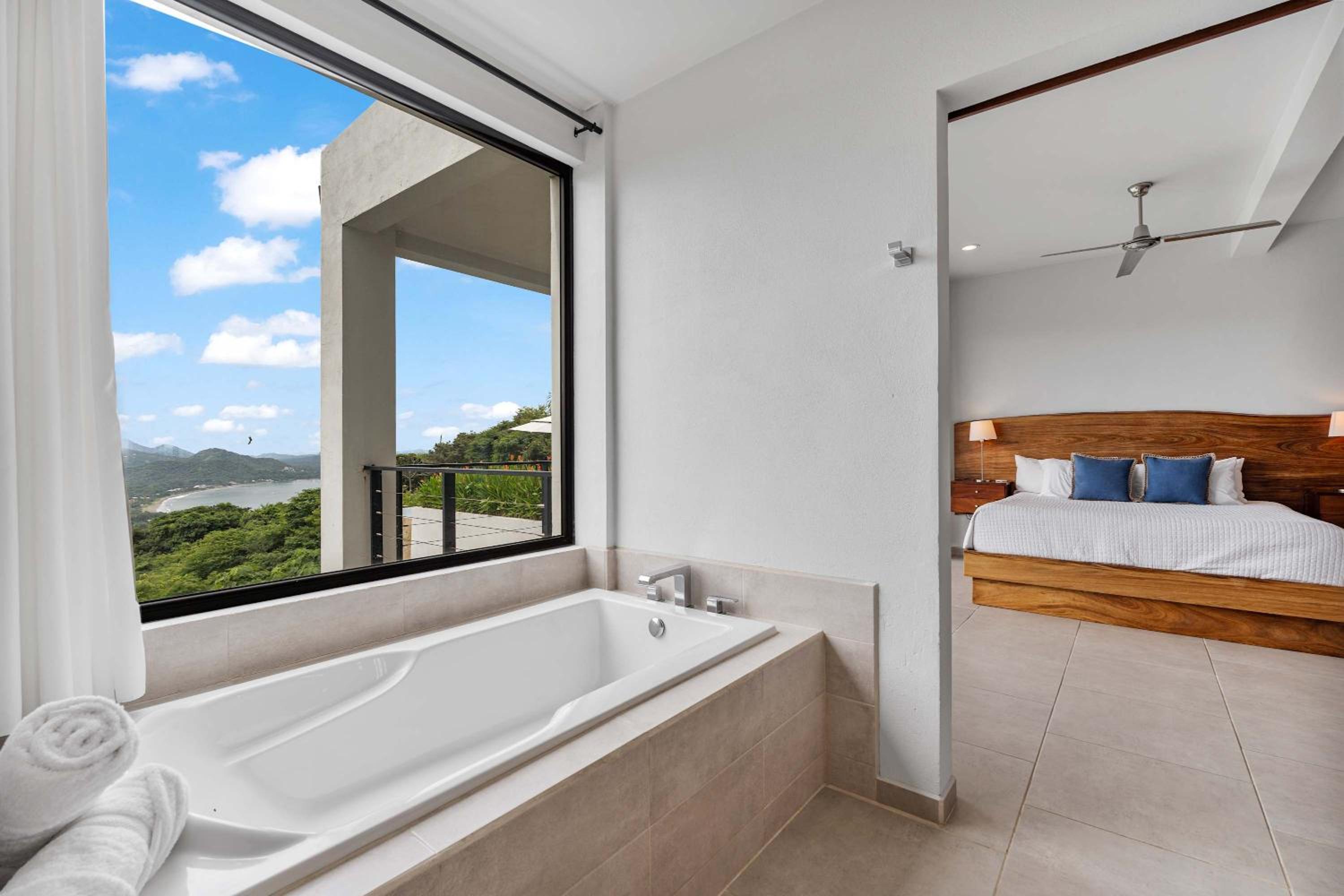 Infinity Pool Haven, Ocean Views & Concierge