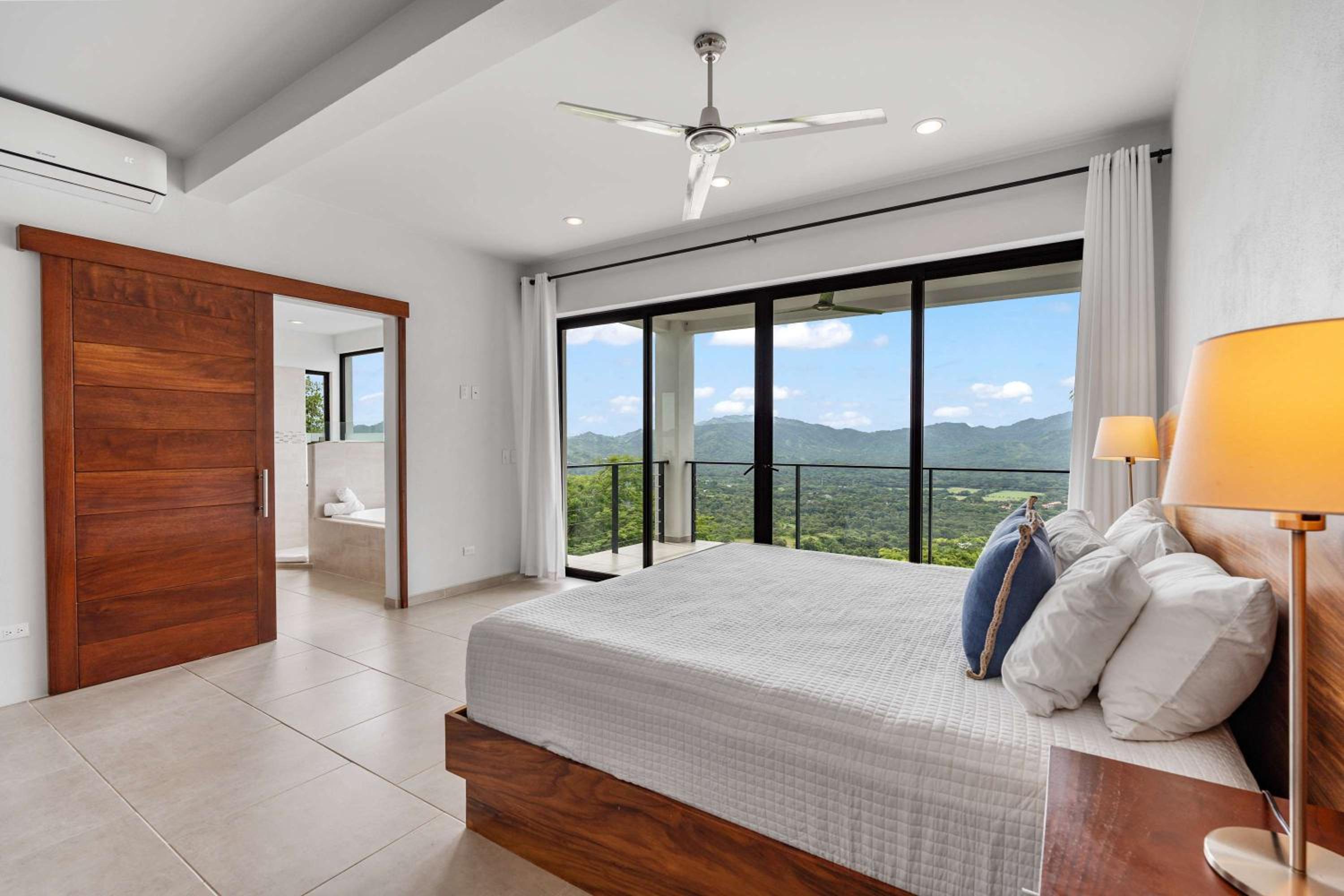Infinity Pool Haven, Ocean Views & Concierge