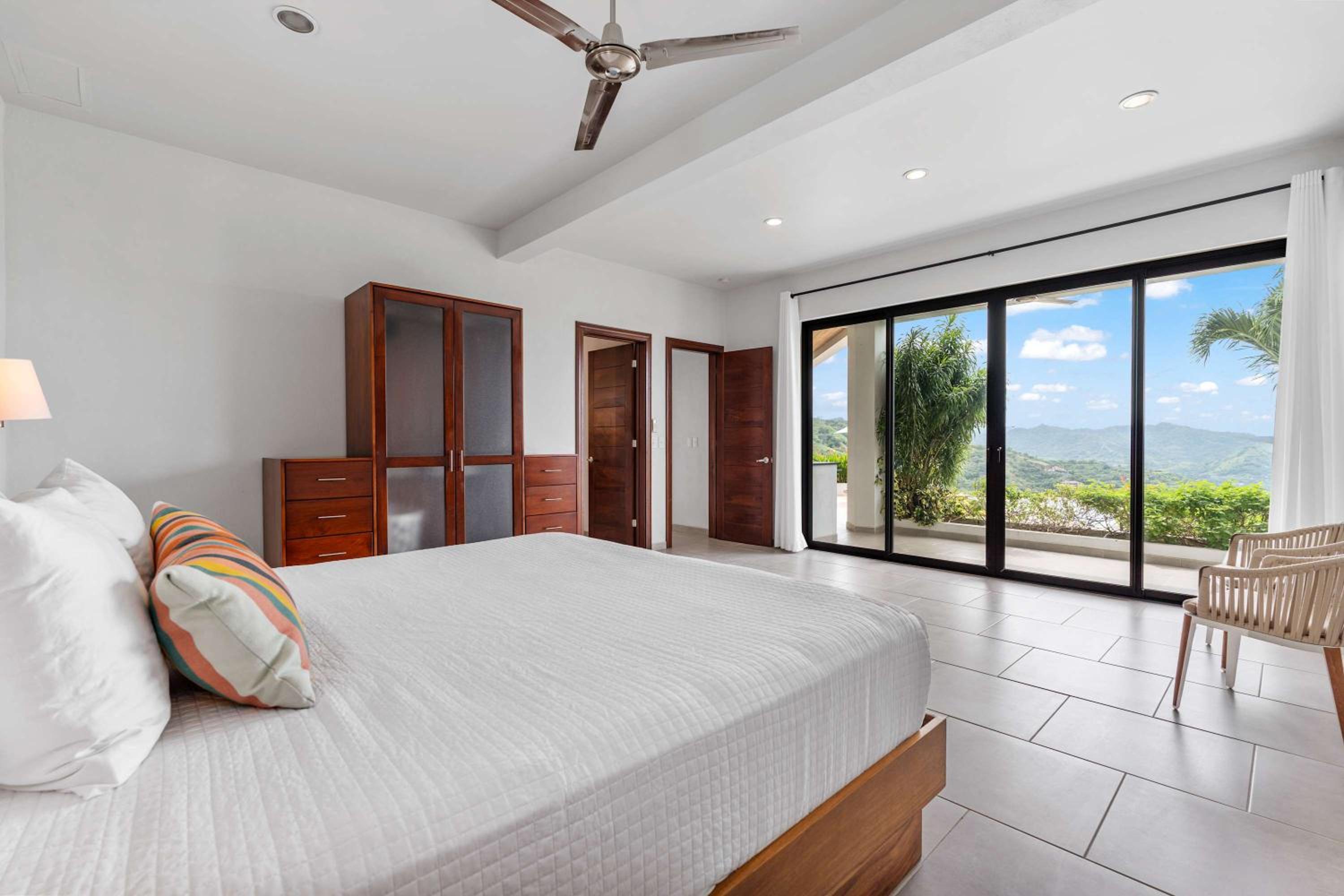 Infinity Pool Haven, Ocean Views & Concierge