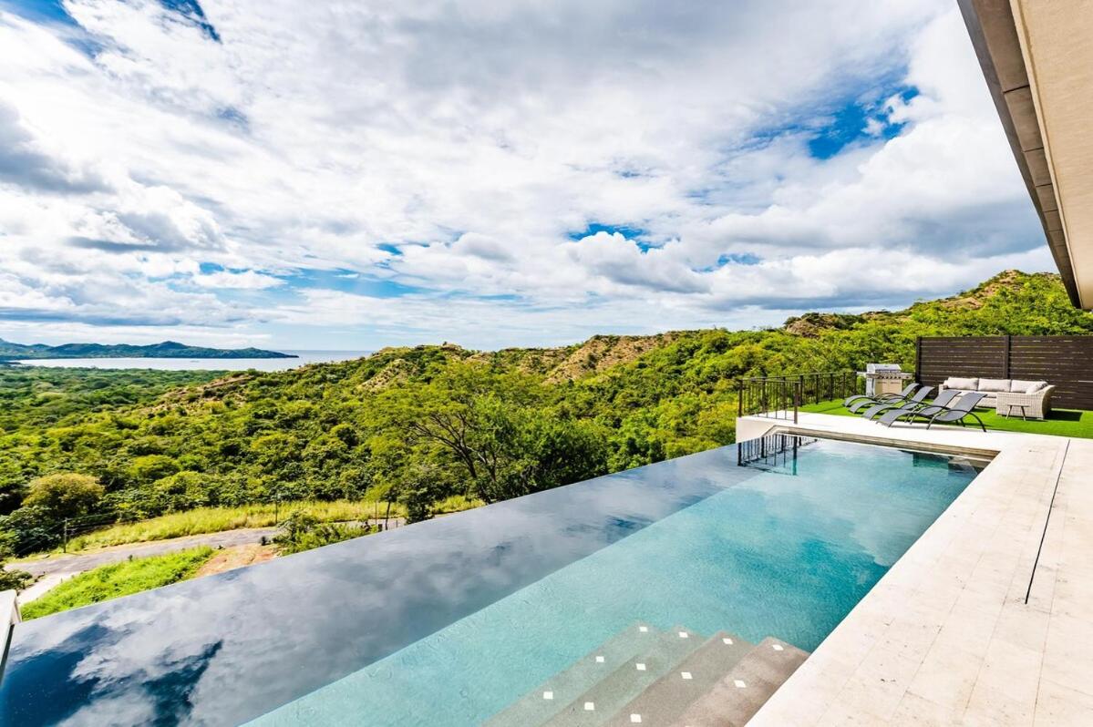 Ocean View, Infinity Pool and Gated Luxury