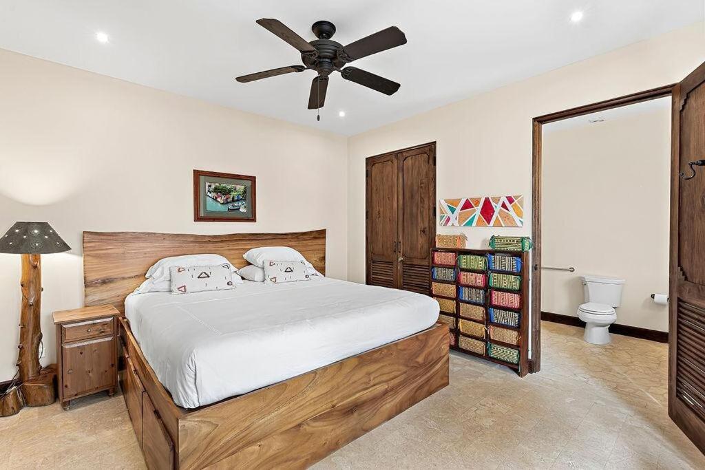 Las Catalinas 1 BD Walk to Beach